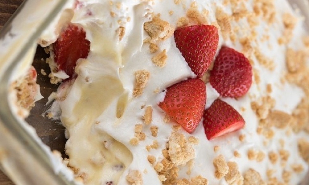 NO- BAKE -STRAWBERRY- SHORTCAKE- DESSERT