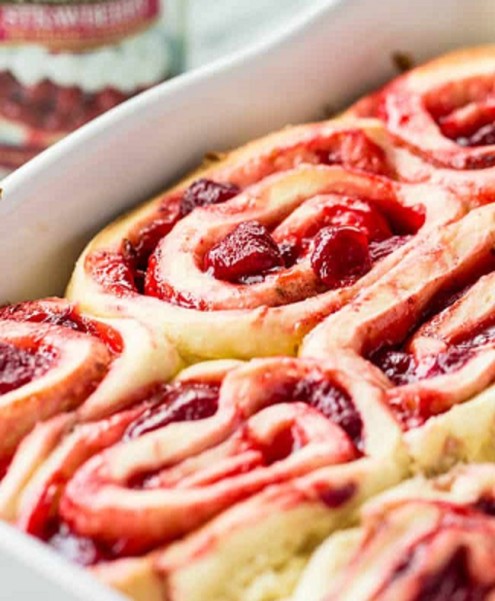 Strawberry Cinnamon Rolls With Lemon Cream Cheese Glaze Can U Still